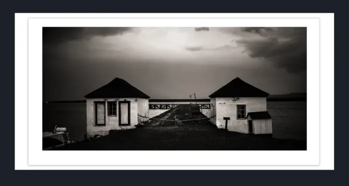 20.28-2.-11-WATERSCAPES-JETTY-FORESHORE-Black-and-White-L1024349-LR-Singular-Hotel-Punta-Natales-2015