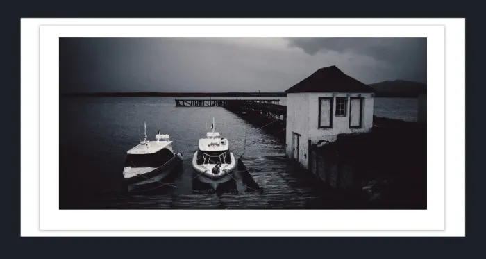 20.28-2.-12-WATERSCAPES-JETTY-FORESHORE-Black-and-White-L1024351-Singular-Hotel-Punta-Natales-2015