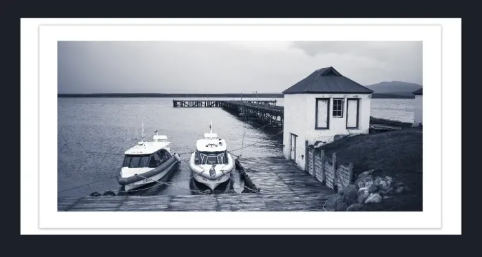 28-1-5-BOAT-HOUSE-PHOTOGRAPHY-Black-and-White-Photo-L1024350-Punta-Natales-Singular-hotel-2015