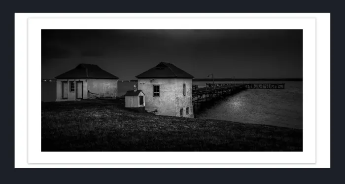 28-1-6-BOAT-HOUSE-PHOTOGRAPHY-Black-and-White-Photo-L1024348-Punta-Natales-Singular-hotel-2015