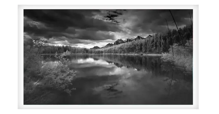 5.7.6-MYSTICAL-INFRARED-Black-and-White-Photos-L1003116-Canada-2016