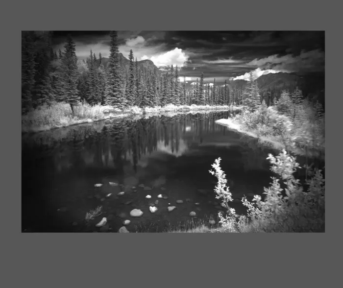5.5.26-INFRARED-PHOTOS-WATERSCAPES-Black-and-White-Canada-L1002558-2016