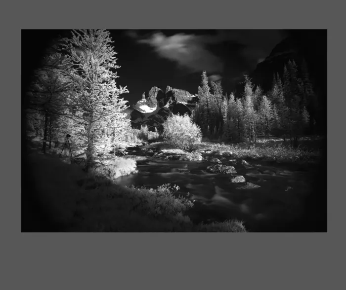 5.5.28-INFRARED-PHOTOS-WATERSCAPES-Black-and-White-Canada-L1002777-2016