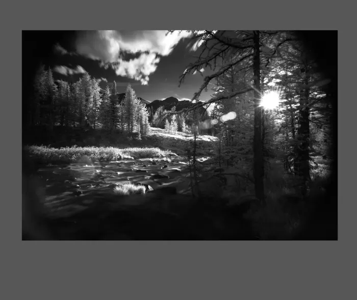 5.5.29-INFRARED-PHOTOS-WATERSCAPES-Black-and-White-Canada-L1002778-2016