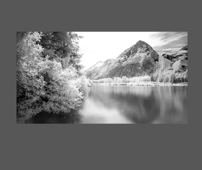 5.5.4-INFRARED-PHOTOS-WATERSCAPES-Black-and-White-Alaska-USA-L1004588-2016