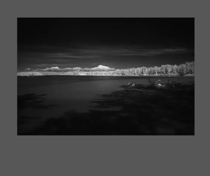 5.5.6-INFRARED-PHOTOS-WATERSCAPES-Black-and-White-Alaska-USA-L1003508-2016