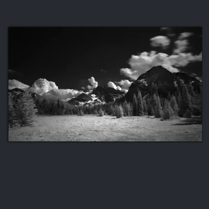 5.3.7-INFRARED-PHOTOS-LANDSCAPE-Black-and-White-MOUNTAIN-Canada-L1002762-2016
