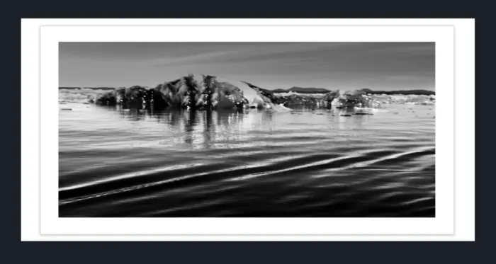 19.3.10-MINIMALISM-Waterscapes-Black-and-White-Photos-ICEBERG-Chile-South-America-L1021921-2015