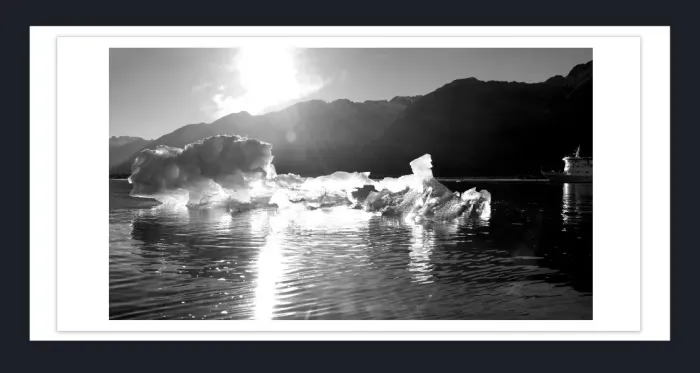 19.3.3-MINIMALISM-Waterscapes-Black-and-White-Photos-ICEBERG-Chile-South-America-L1021781-82-2015