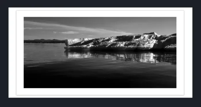 19.3.7-MINIMALISM-Waterscapes-Black-and-White-Photos-ICEBERG-Chile-South-America-L1021812-2015