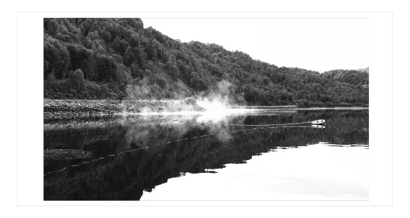 20.25-8-WATERSCAPES-Minimalism-Black-and-White-Photo-Kitralco-Hot-spring-Chile-L102218486-2015