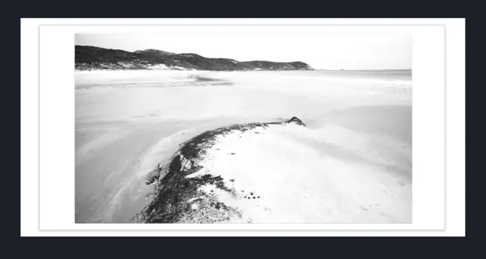 19.2.6-MINIMALISM-Landscape-Black-and-White-Photos-COASTAL-Squeeky-Beach-WP-L1028725-2015