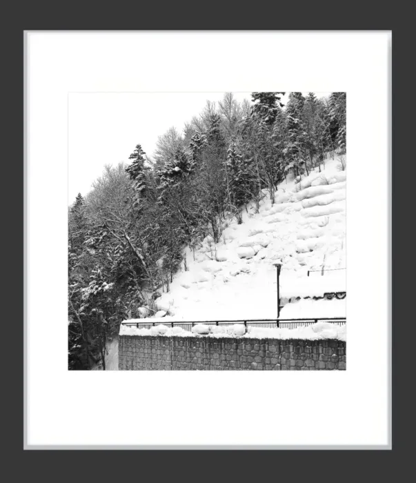 1.6-7-6-MINIMALIST-Black-and-White-Photos-MIXEDMK7-L1011304-Biei-Japan-2018