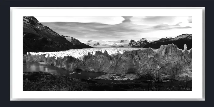 20.23B.8-WATERSCAPES-GLACIERS-PANO-South-America-L1023765-6669-70-2015