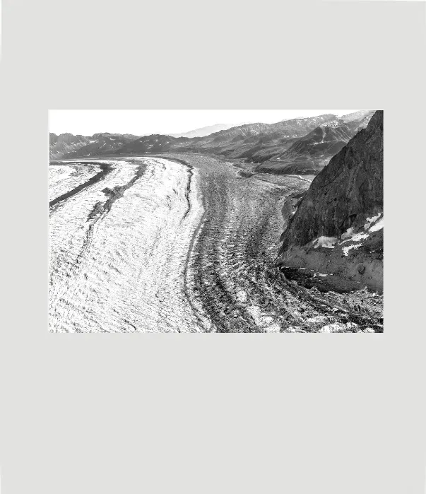1.6-1-4B-ORIENTATION-Black-and-White-Photographs-MIXEDMK1beige-L1003794-McKinley-AlaskA-2016