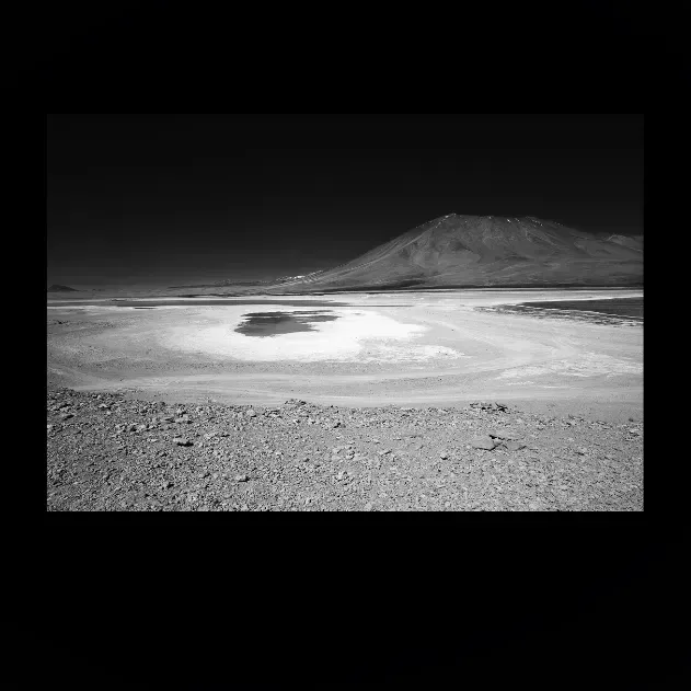 1.6-11-ORIENTATION-Black-and-White-Photographs-4x3-MKBlue-BACK-COUNTRY-BOLIVIAN-OUTBACK-Landscape-Photographs-South-America-L1026255-2015