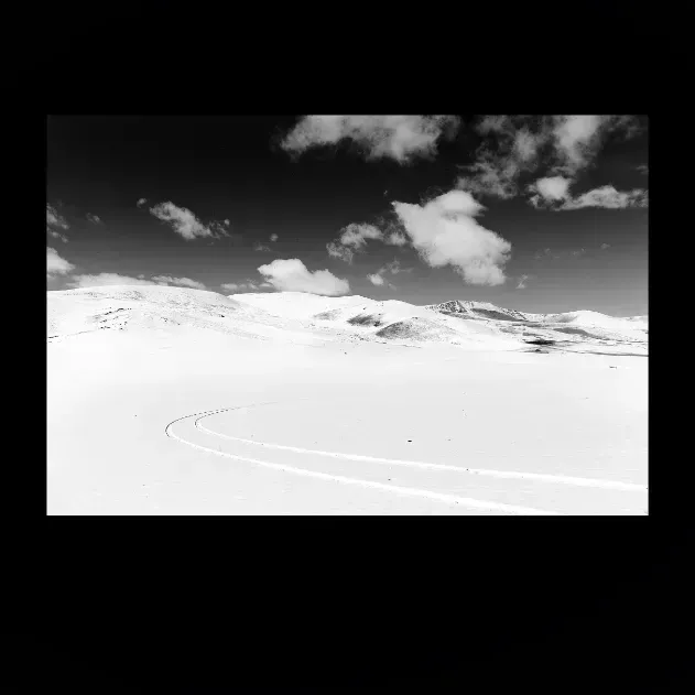 1.6-6L-ORIENTATION-Black-and-White-Photographs-4x3-MKBlue-MINIMALISTIC-SNOWSCAPESl-McKinley-Alaska-USA-L1006456-2016