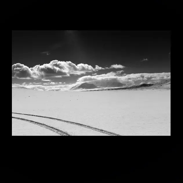 1.6-6Y-ORIENTATION-Black-and-White-Photographs-4x3-MKBlue-MINIMALISTIC-SNOWSCAPESl-McKinley-Alaska-USA-L1006496-2016