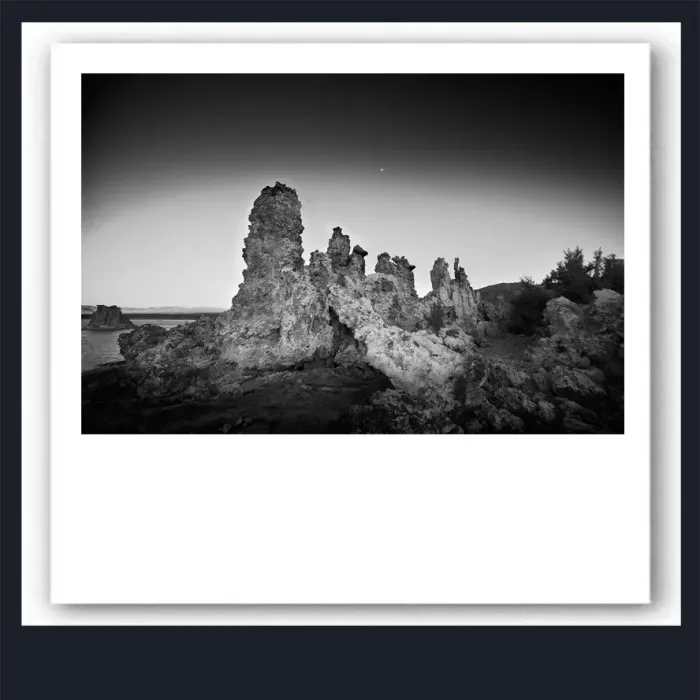 6.7.27-LANDSCAPE-NATURE-Rocks-Formation-Mono-Lakes-California-USA-L1001446-2016