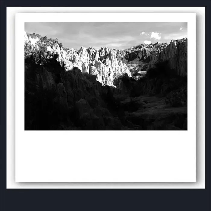 6.7.6-LANDSCAPE-NATURE-Rocks-Formation-Photos-Moon-Valley-Bolivia-2015-L1025570