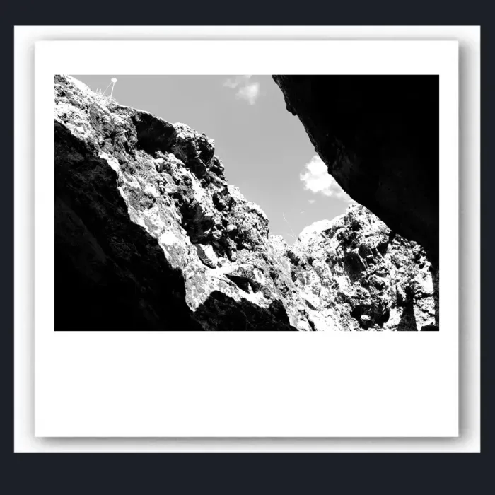 6.7A.15-LANDSCAPE-NATURE-CAVES-Black-and-White-Peru-South-America-2015-L1024970