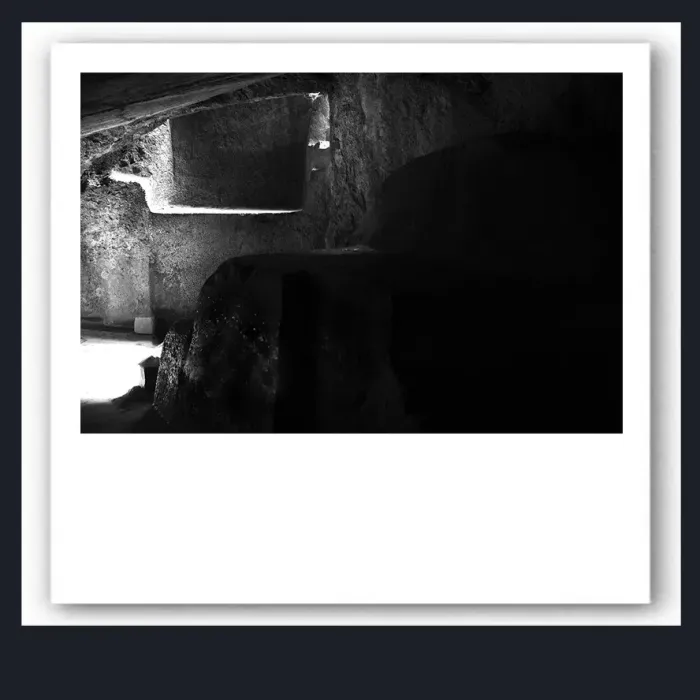 6.7A.6-LANDSCAPE-NATURE-CAVES-Black-and-White-Peru-South-America-2015-L1025002