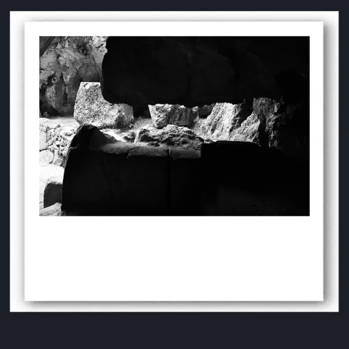6.7A.9-LANDSCAPE-NATURE-CAVES-Black-and-White-Peru-South-America-2015-L1025007