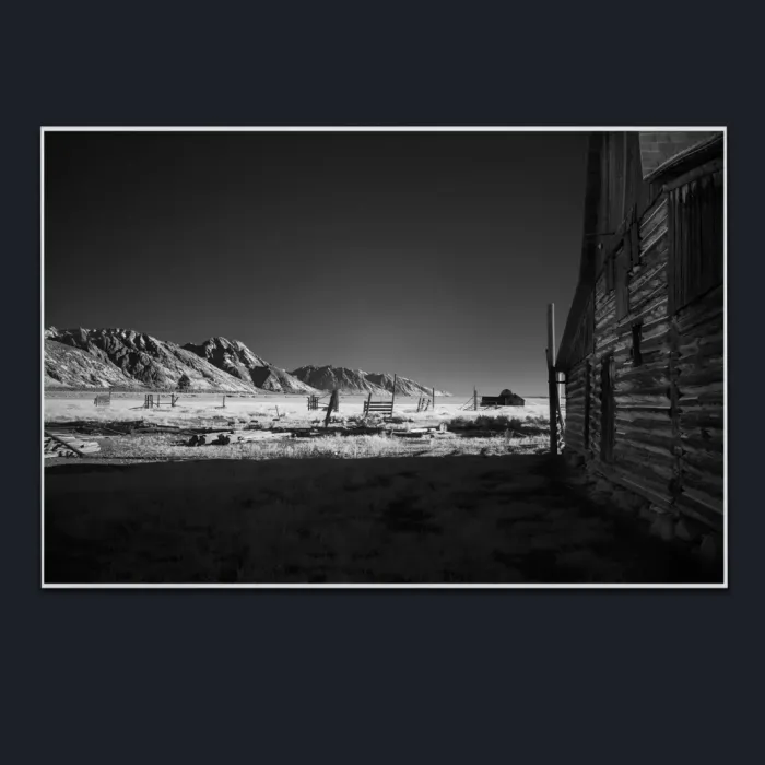 5.1.10-INFRARED-PHOTOS-COUNTRY-LIVING-Blackand-White-Grand-Tetons-USA-L1002452-2016