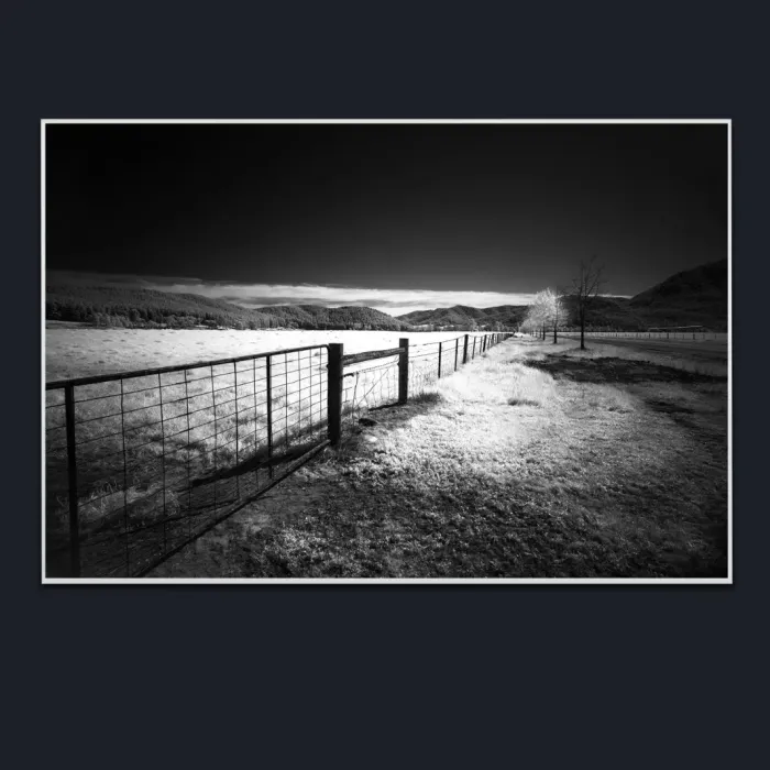 5.1.27-INFRARED-PHOTOS-COUNTRY-LIVING-Black-and-White-Lake-Buffalo-Road-Victoria-Australia-L1030418-2015