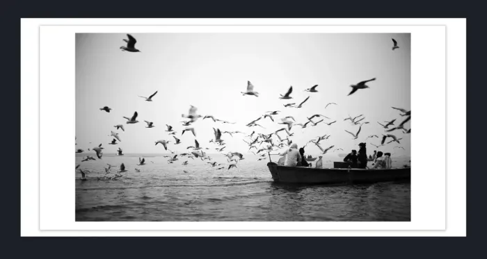 28-5-10-FINE-ART-BOAT-PHOTOGRAPHY-Black-and-White-Photo-Varanasi-India-L1008605-2018