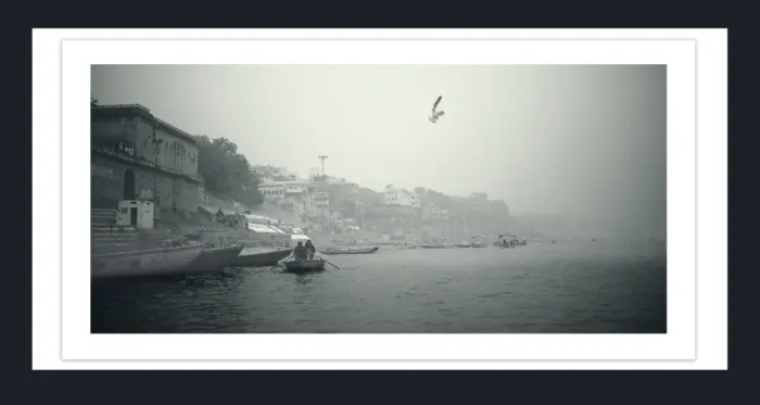 28-5-14-FINE-ART-BOAT-PHOTOGRAPHY-Black-and-White-Photo-Varanasi-India-L1008643-2018