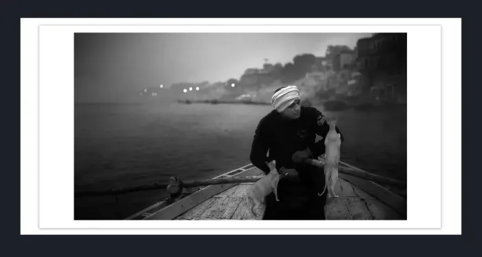 28-5-16-FINE-ART-BOAT-PHOTOGRAPHY-Black-and-White-Photo-Varanasi-India-L1008611-2018