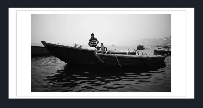 28-5-17-FINE-ART-BOAT-PHOTOGRAPHY-Black-and-White-Photo-Varanasi-India-L1008595-2018