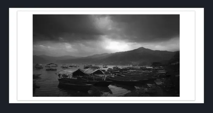 28-5-3-FINE-ART-BOAT-PHOTOGRAPHY-Black-and-White-Photo-Pokhara-Nepal-L1014025-2018