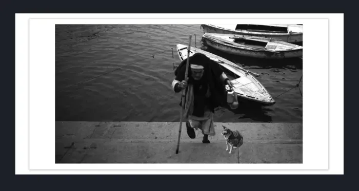 28-5-34-FINE-ART-BOAT-PHOTOGRAPHY-Black-and-White-Photo-Varanasi-India-L1008588-2018