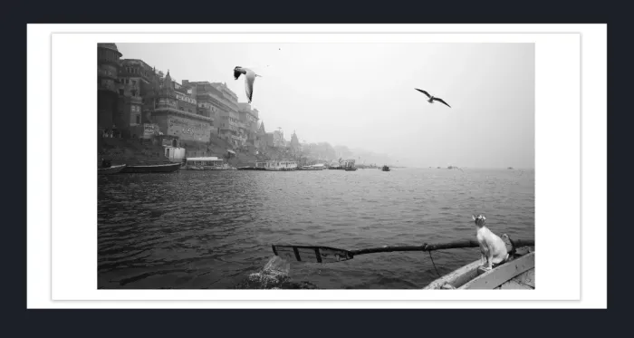 28-5-37-FINE-ART-BOAT-PHOTOGRAPHY-Black-and-White-Photo-Varanasi-India-L1008668-2018