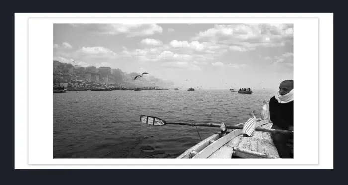 28-5-39-FINE-ART-BOAT-PHOTOGRAPHY-Black-and-White-Photo-Varanasi-India-L1008675-2018