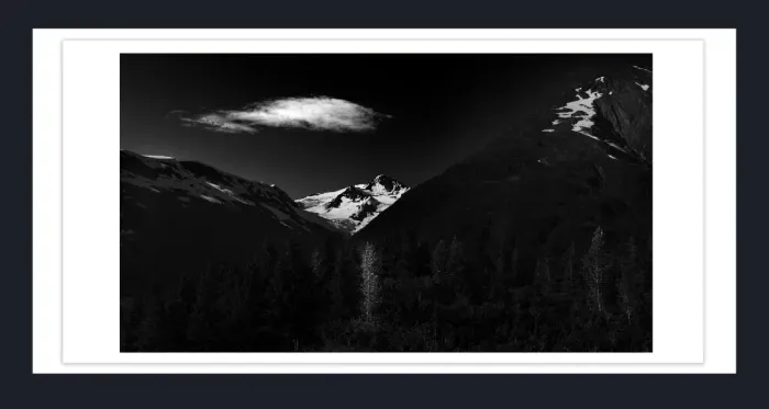 19.5.2D-MINIMALISM-Landscape-Black-and-White-Photos-L1003835-2015
