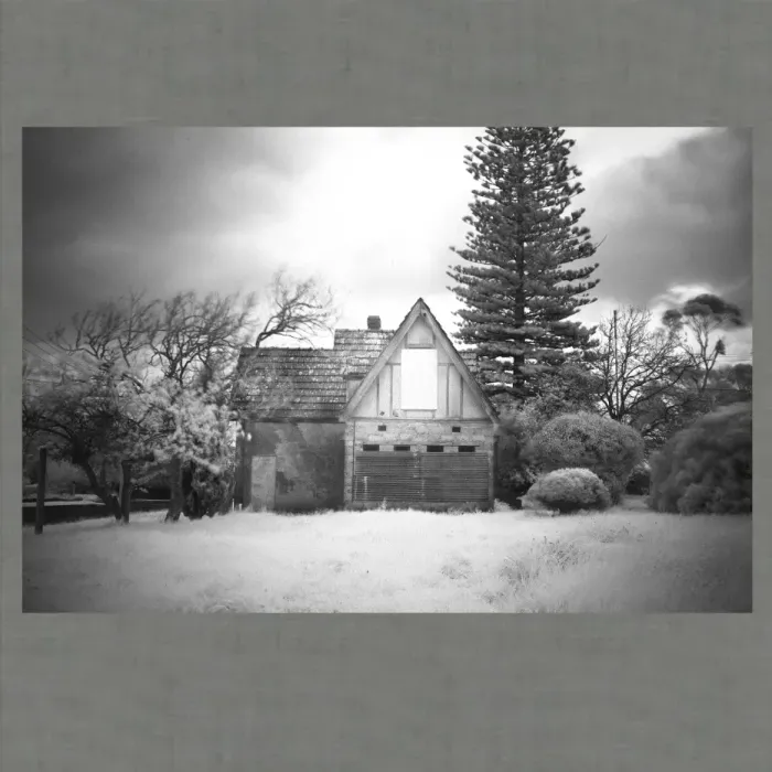 5.2.4-INFRARED-PHOTOS-RURAL-ARCHITECTURE-Black-and-White-Korumburra-VIC-Australia-L1017456-2019