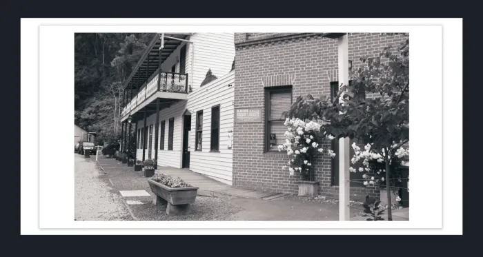 18E-11-RETRO-VINTAGE-FILM-PHOTO-EFFFECT-BLACK-AND-WHITE-PHOTOS-L1017957-Walhalla-VIC-2019-