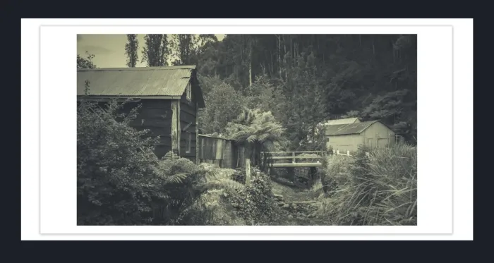 18E-15-RETRO-VINTAGE-FILM-PHOTO-EFFFECT-BLACK-AND-WHITE-PHOTOS-L1017981-Walhalla-VIC-2019-