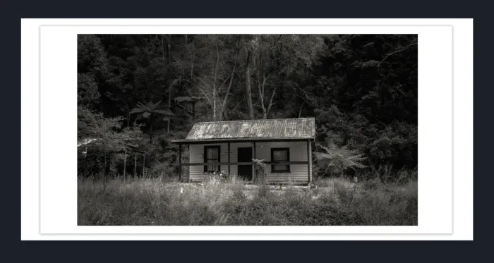 18E-4-RETRO-VINTAGE-FILM-PHOTO-EFFFECT-BLACK-AND-WHITE-PHOTOS-L1017933-Walhalla-VIC-2019-