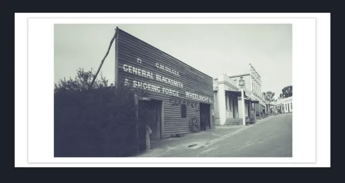 18E-53-Vintage-Photos-for-Sale-Retro-prints-BLACK-AND-WHITE-PHOTOS-L1026467-Sovereign-Hill-Ballarat-2015