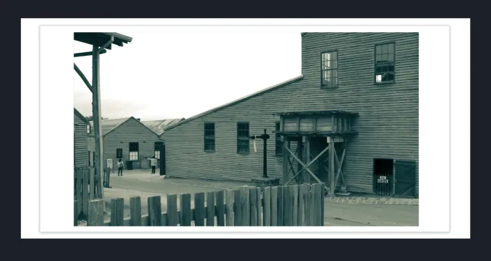 18E-66-Vintage-Photos-for-Sale-Retro-prints-BLACK-AND-WHITE-PHOTOS-L1026494-Sovereign-Hill-Ballarat-2015
