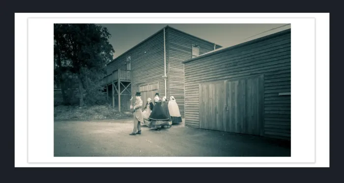 18E-78-Collectable-Vintage-Photographs-for-sale-BLACK-AND-WHITE-PHOTOS-FILM-EFFECT-L1026621-Sovereign-Hill-Ballarat-2015